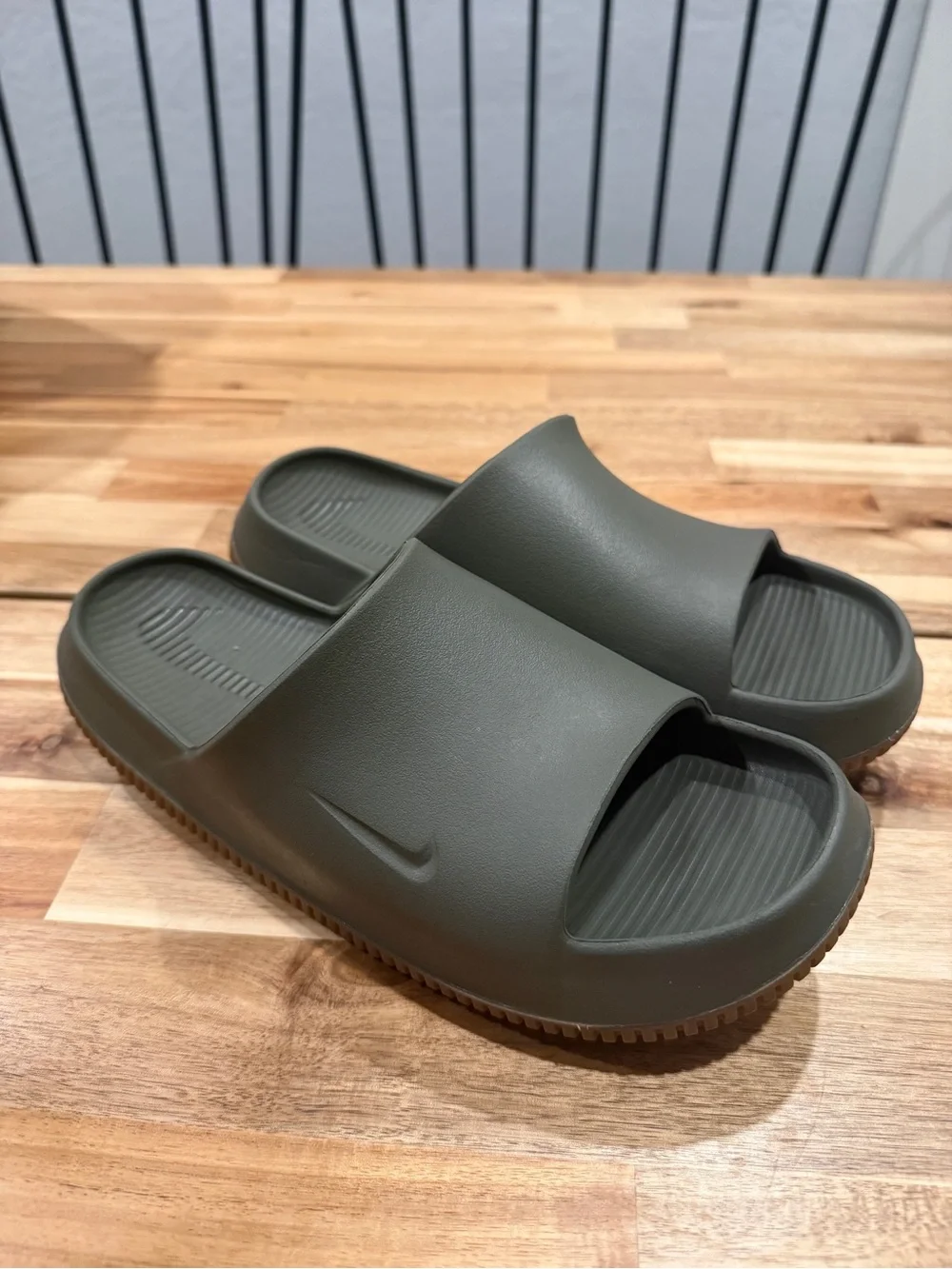 Mens Nike Calm 2.0 slides army green